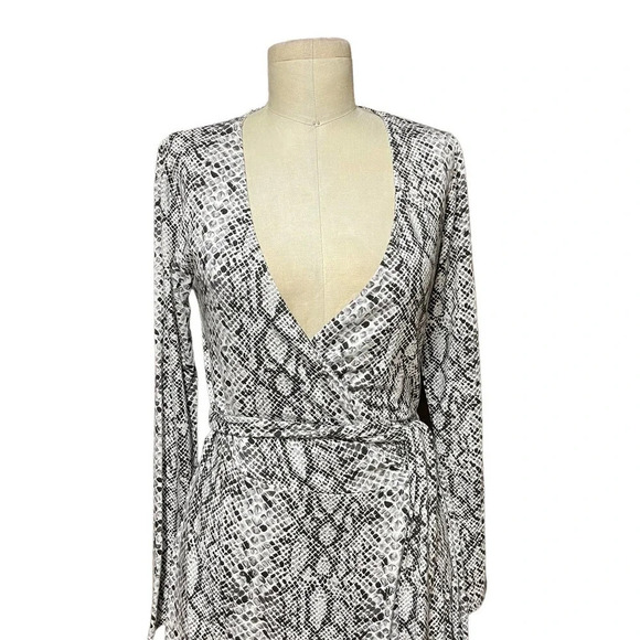 Good American The Runaround Wrap Dress Python Print‎ Size 2 / Medium - Picture 3 of 13